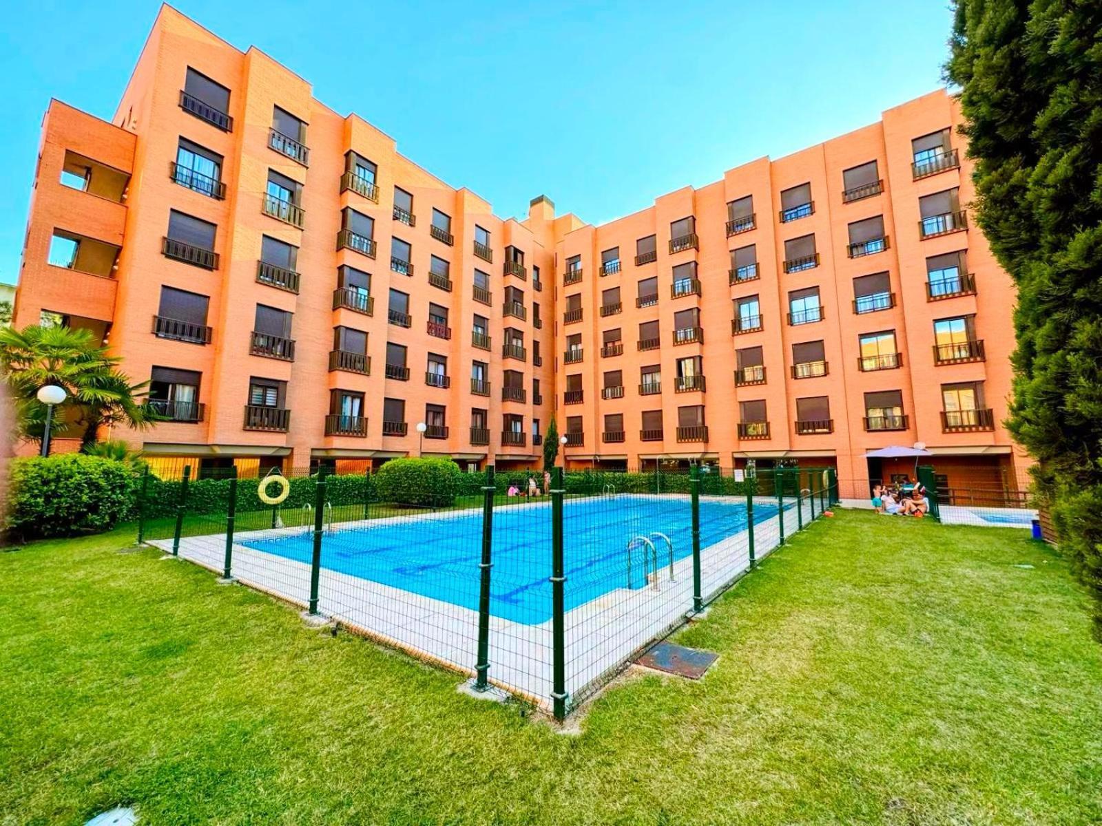 Airport Madrid Plenilunio Suites Green By Bebalmy Экстерьер фото